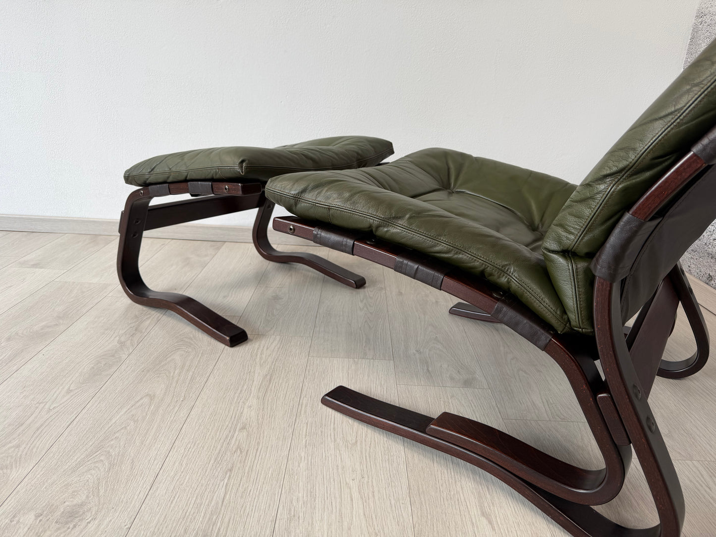 Norwegischer Leder Lounge Sessel + Ottomane by Hove, 70er