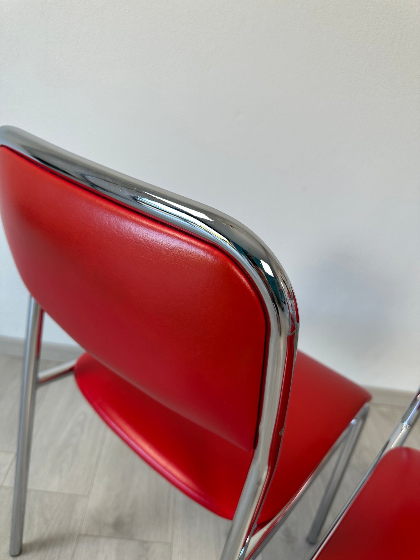 4er Set Rote Vintage Küchenstühle / Stühle aus Metall & Kunstleder, 70er