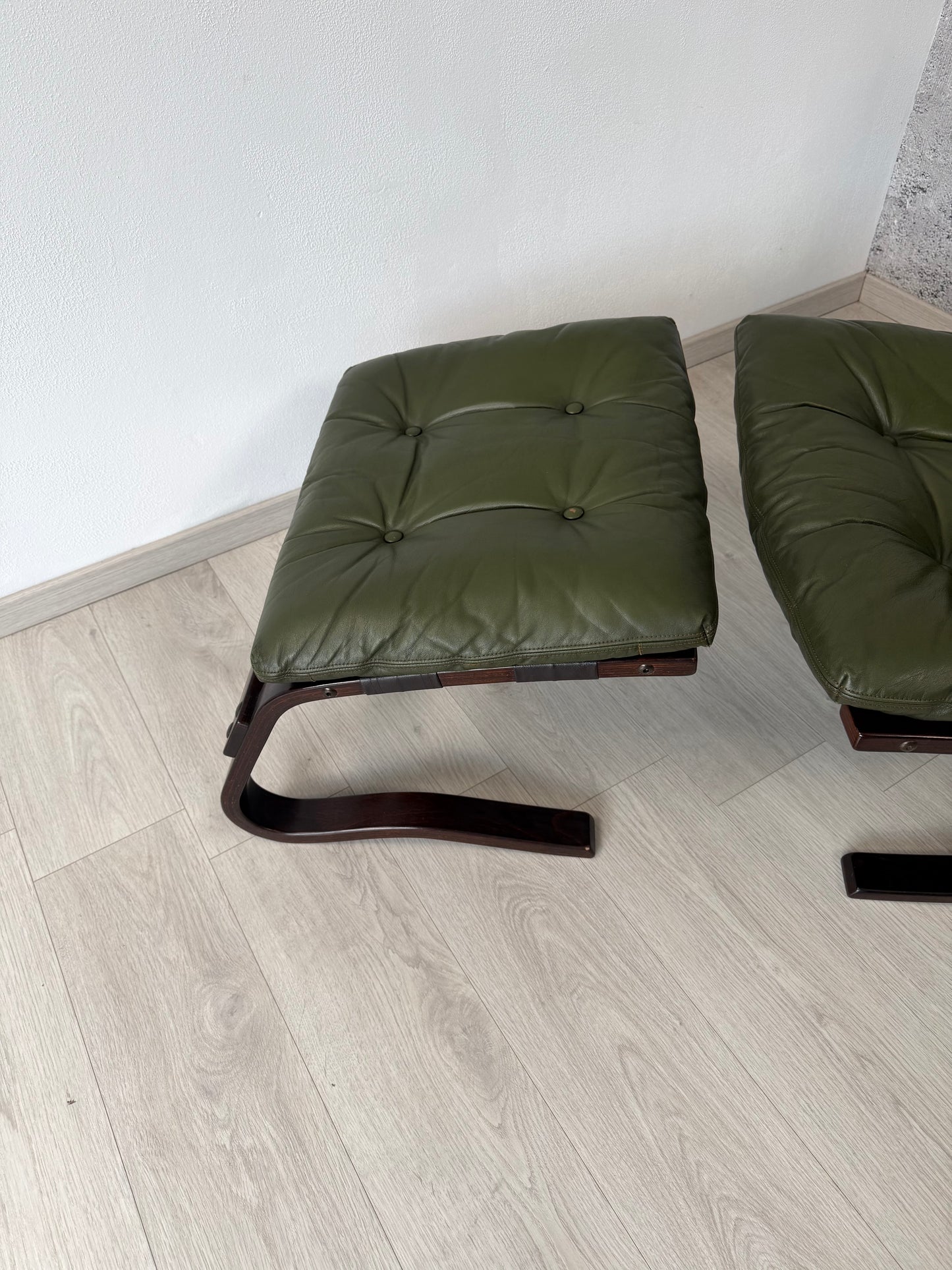 Norwegischer Leder Lounge Sessel + Ottomane by Hove, 70er