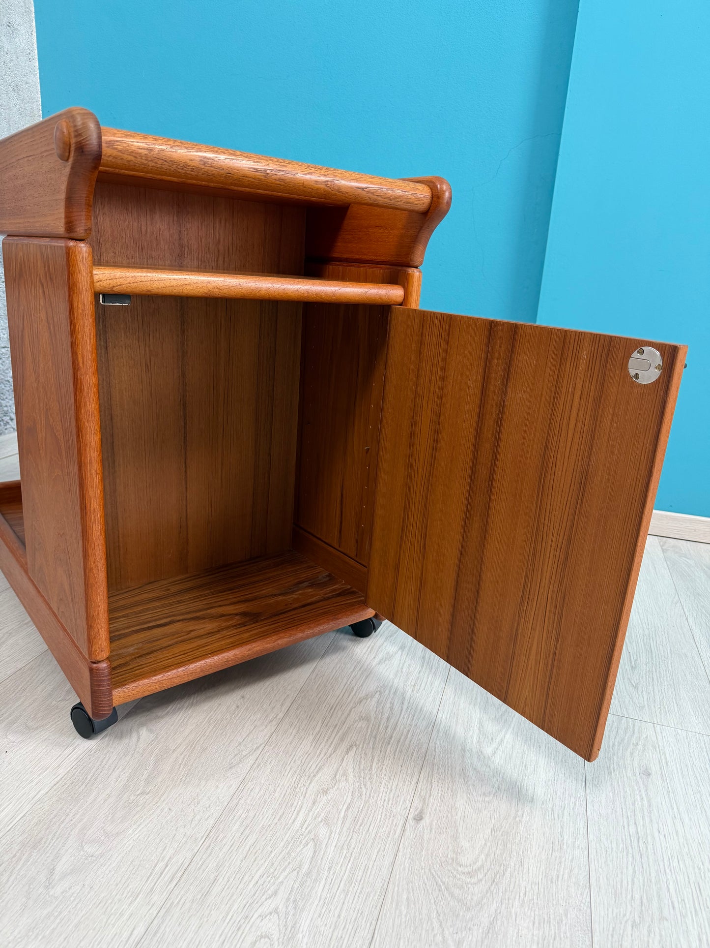 Danish Teak Servierwagen / Barwagen by Bornholm, 70er