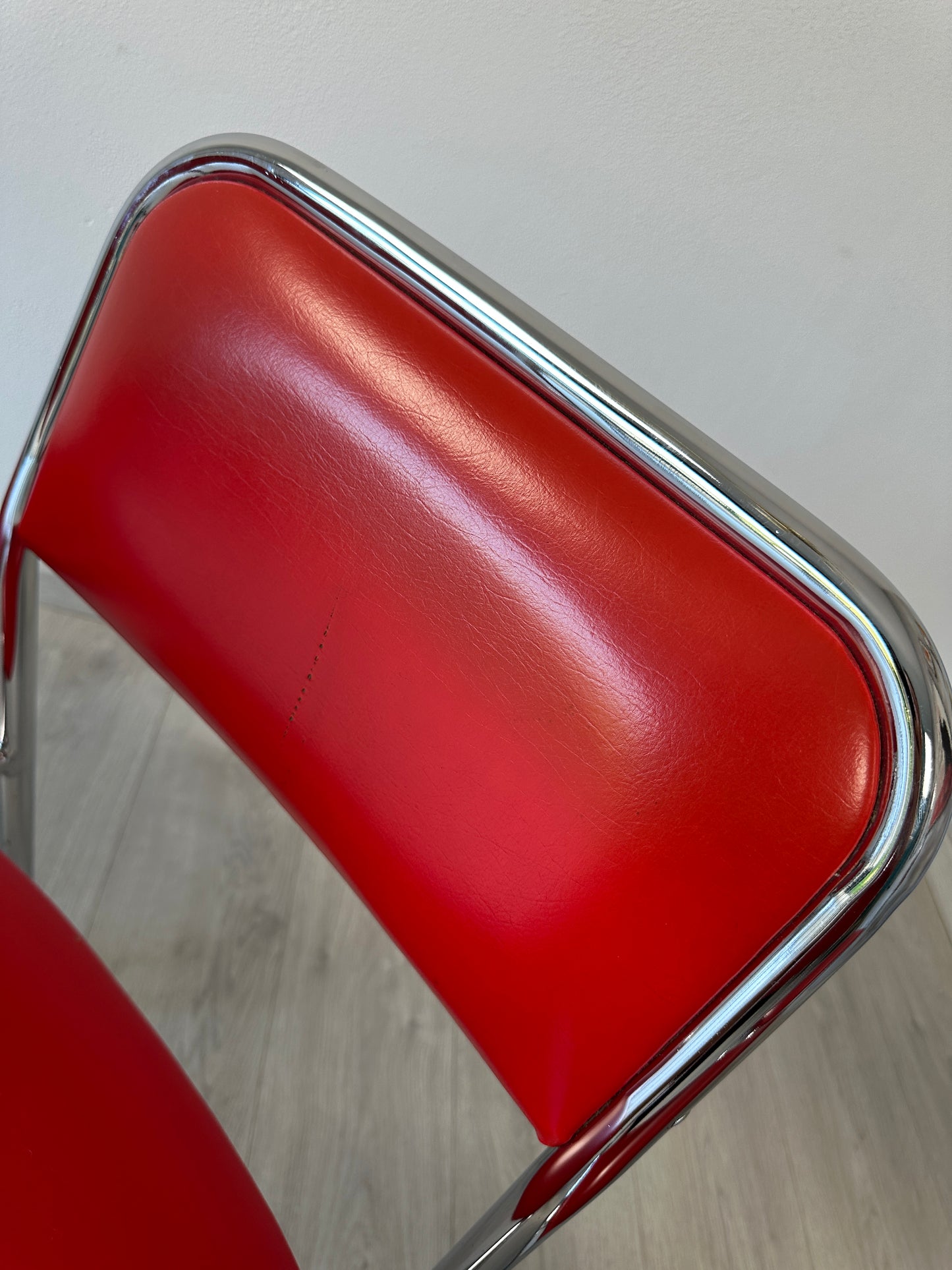 4er Set Rote Vintage Küchenstühle / Stühle aus Metall & Kunstleder, 70er