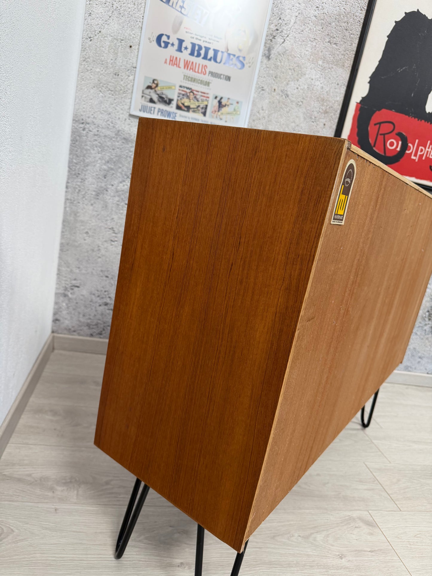Danish Teak Kommode / Sideboard auf Hairpins by Hundevad