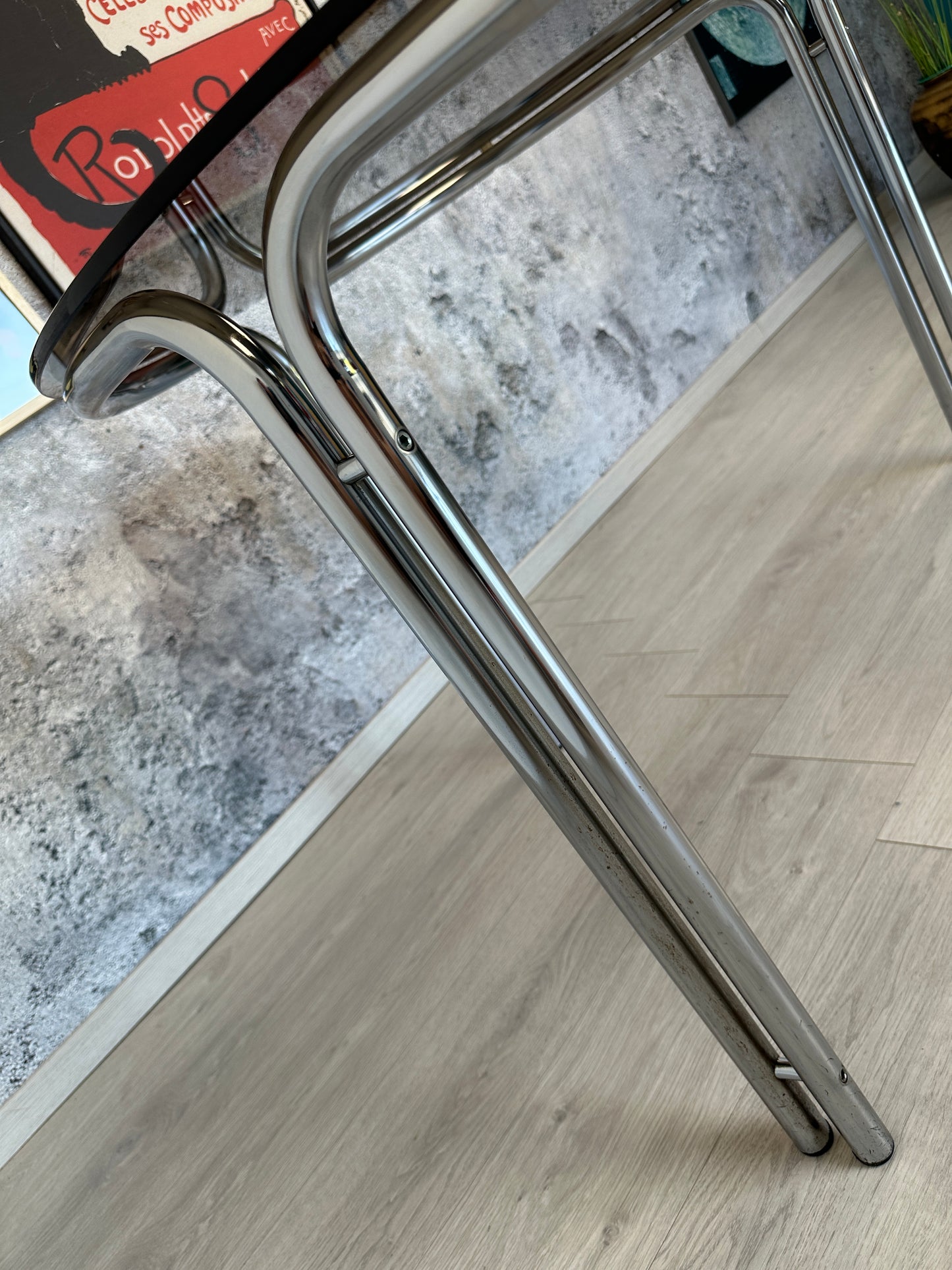 Space Age Esstisch mit Rauchglasplatte und Chromgestell, 1970er