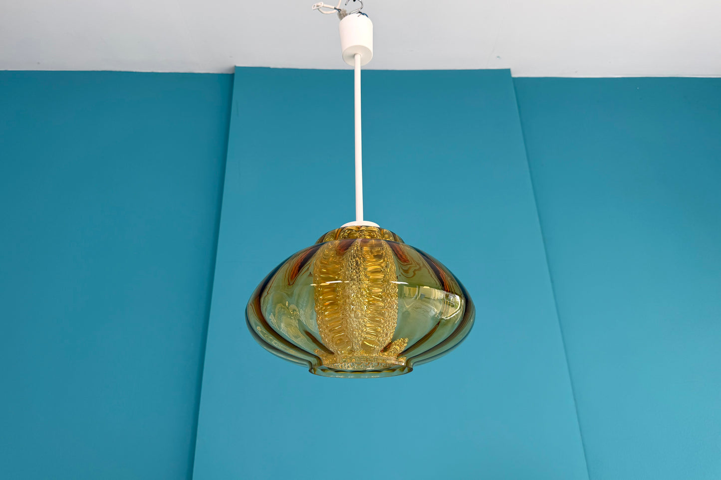 Mid-Century / Space-Age Hängelampe – bernsteinfarbenes Glas , 60er/70er
