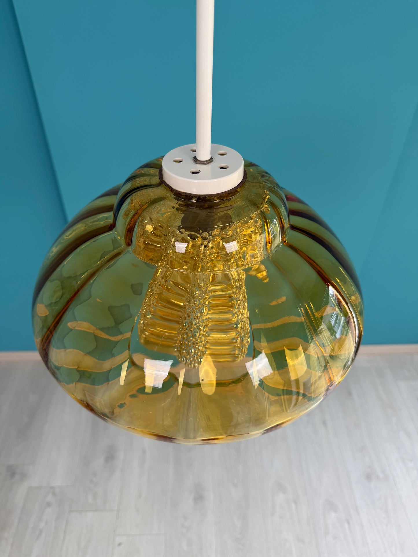 Mid-Century / Space-Age Hängelampe – bernsteinfarbenes Glas , 60er/70er