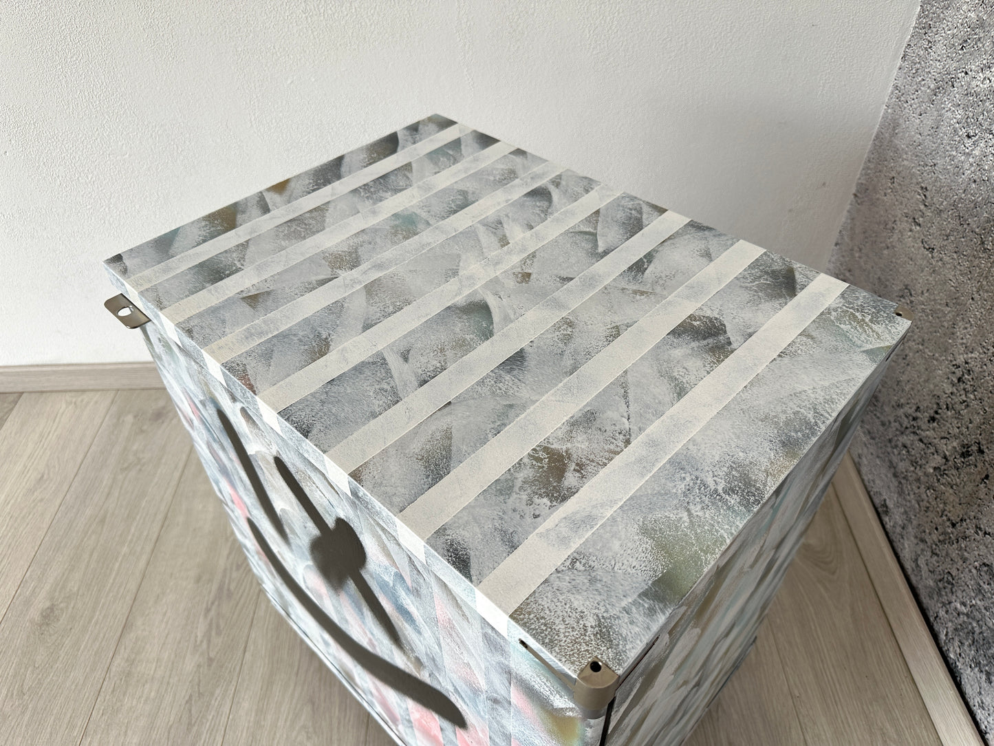 DIY Kommode Bunt Upcycling Holz Metall