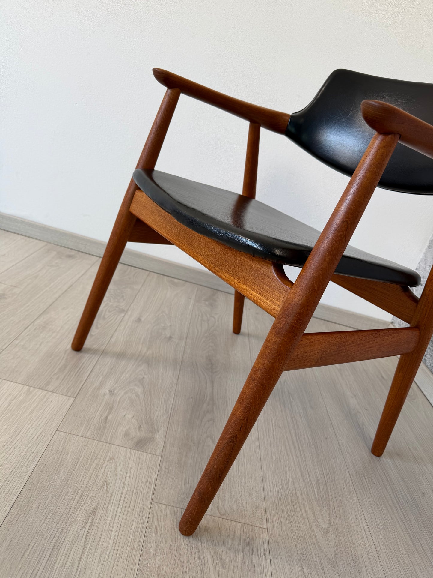 Teak Armlehnstuhl GM11 by Svend Age Eriksen für Glostrup, 60er