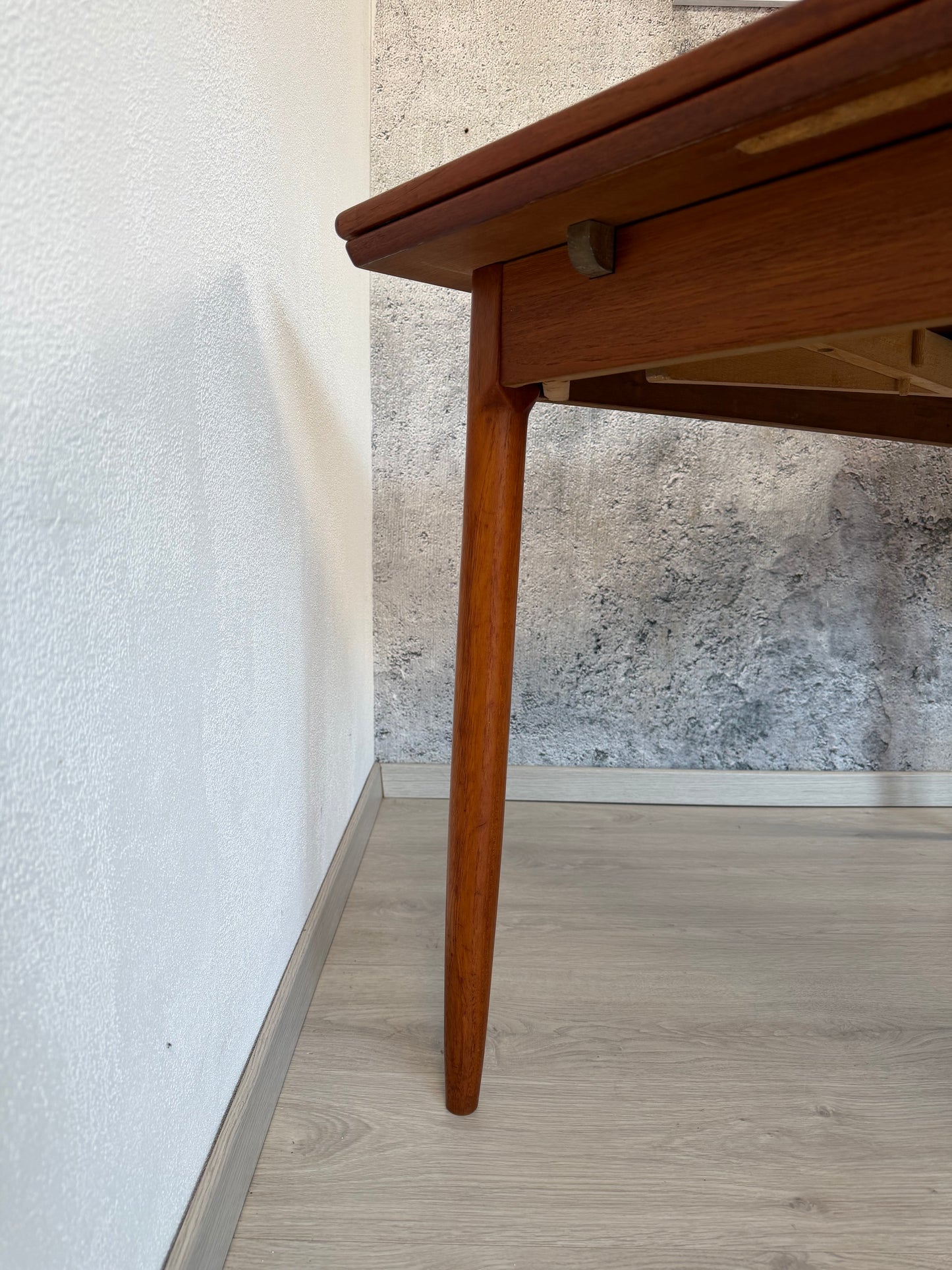 Dänischer Mid Century Teak Esstisch, 1960er